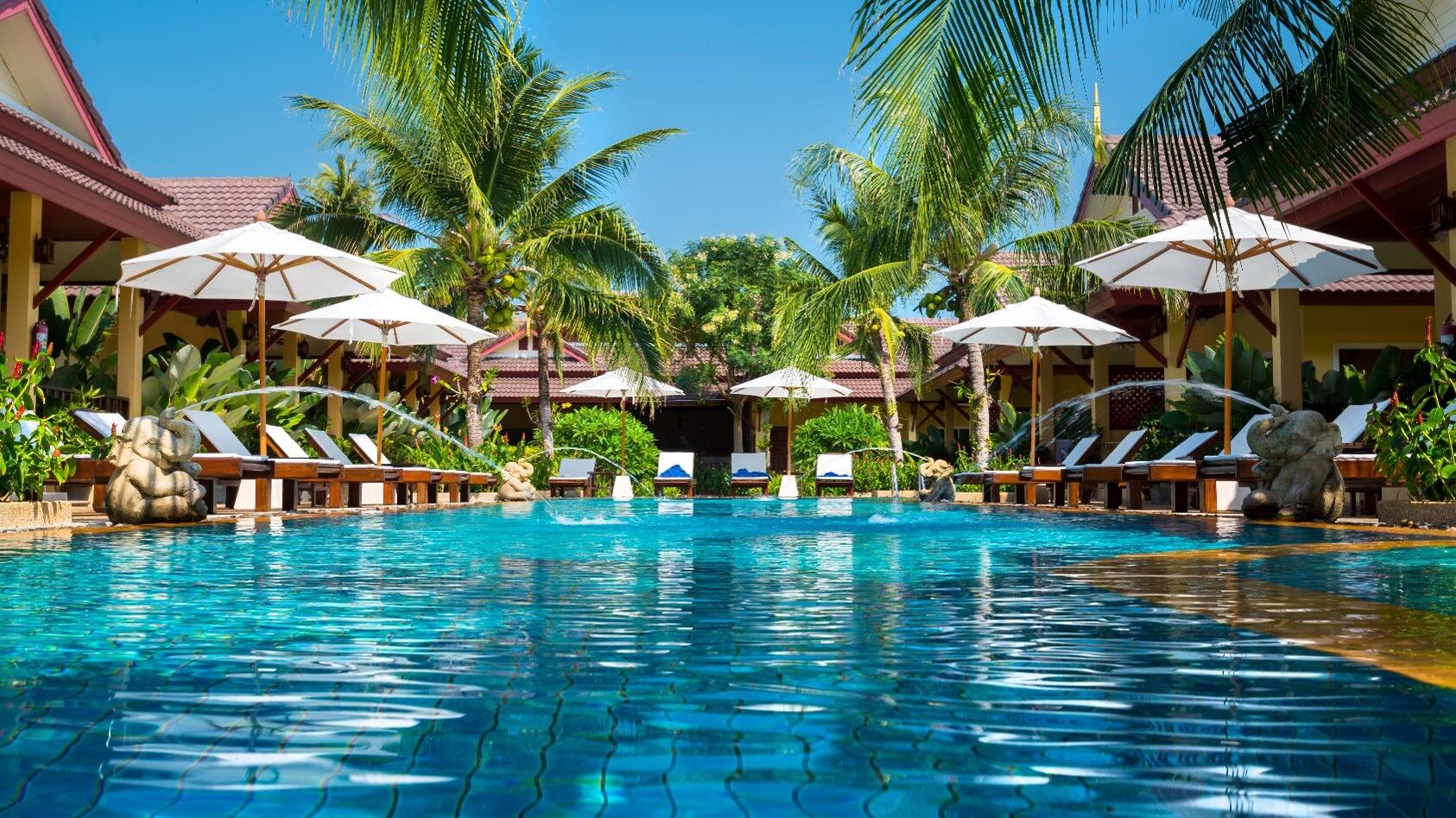 Lync case study Aegis Hawaii Resort - Resort Pool